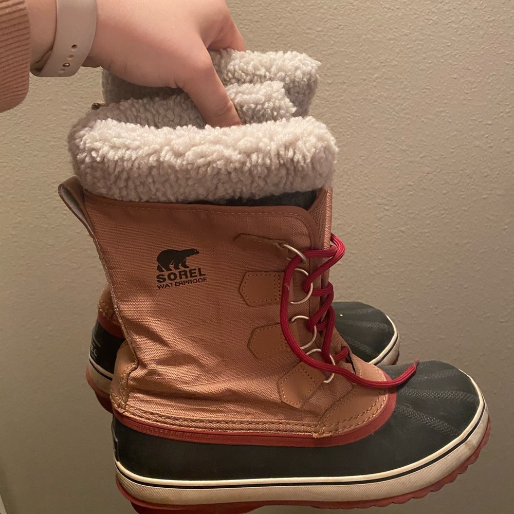 Women’s Sorel Winter Boots - Picture 2 of 5
